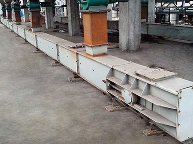 Horizontal scraper chain conveyor